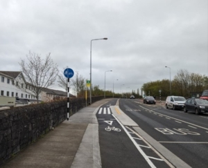 cycle nlane and bus lane and cycle sign